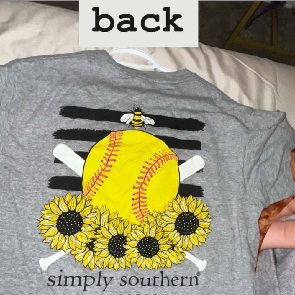 Simply Southern Collection T-Shirt. Size M